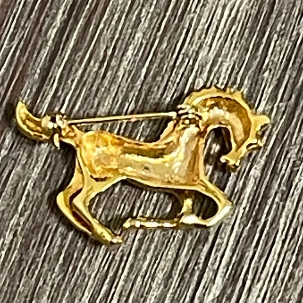 Horse Brooch Pin Equestrian Galloping Faux Diamond Embellished Gold Silver Toned